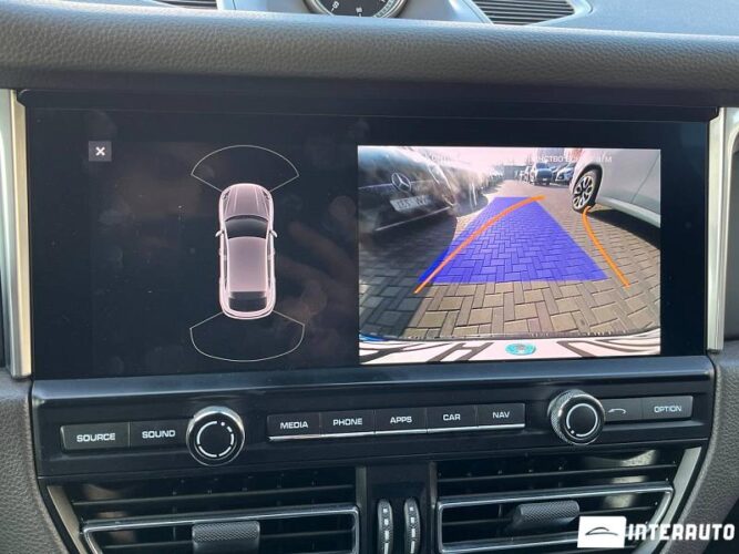 Porsche Macan 39 porsche Macan 2020