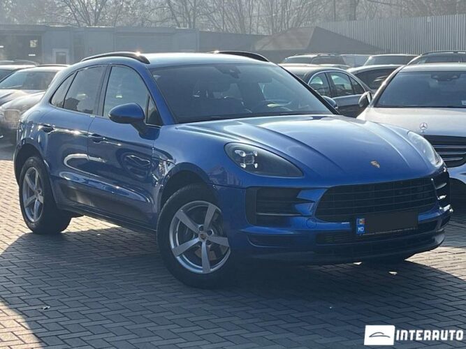 Porsche Macan 32 porsche Macan 2020