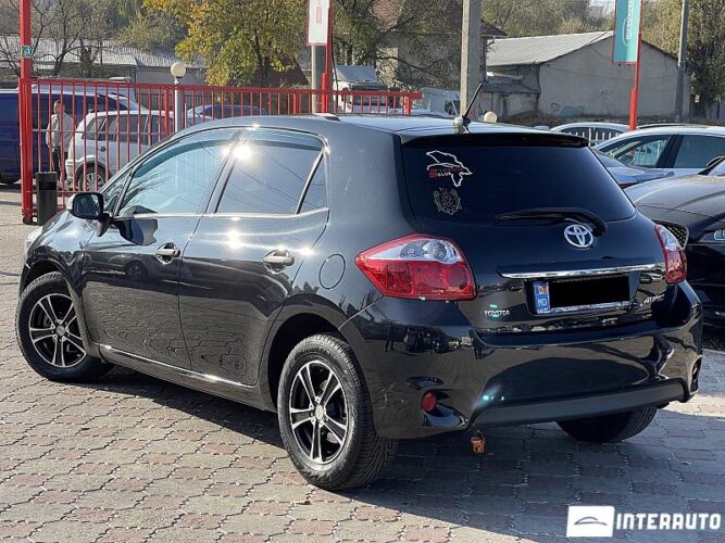 toyota Auris 2011