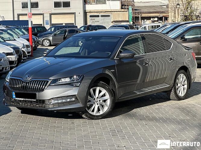 Skoda Superb 2023 doar la InterAuto