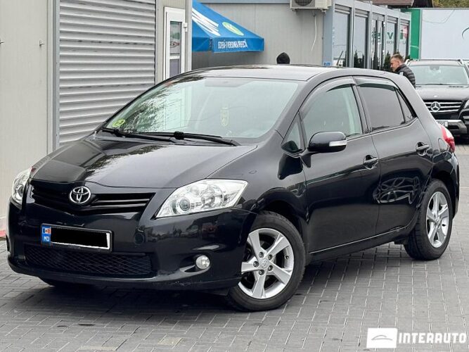 Toyota Auris 2010 doar la InterAuto