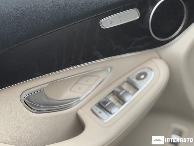 Mercedes GLC 350e 39 mercedes GLC 350e 2018