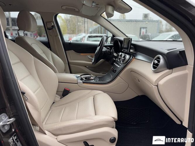 Mercedes GLC 350e 51 mercedes GLC 350e 2018