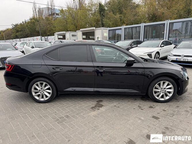 Skoda Superb 43 skoda Superb 2015