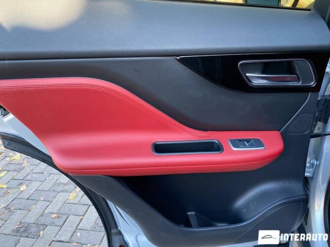 Jaguar F-Pace 51 jaguar F-Pace 2016