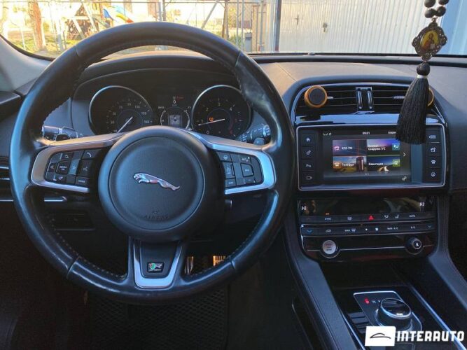 Jaguar F-Pace 43 jaguar F-Pace 2016