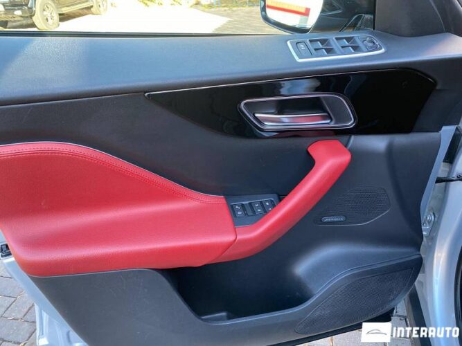 Jaguar F-Pace 40 jaguar F-Pace 2016