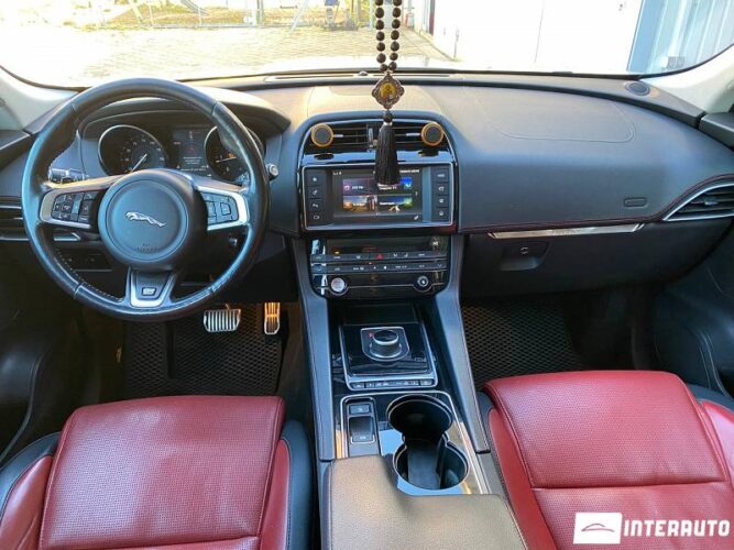 Jaguar F-Pace 42 jaguar F-Pace 2016