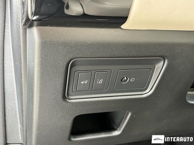 Land Rover Discovery 46 interauto-car