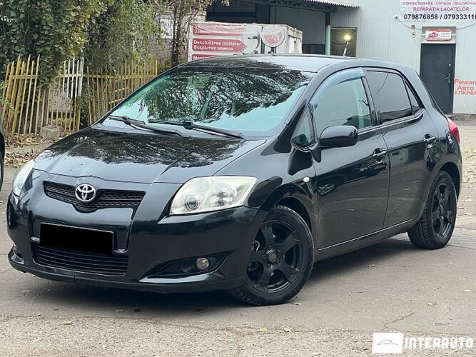 Toyota Auris 2008 doar la InterAuto