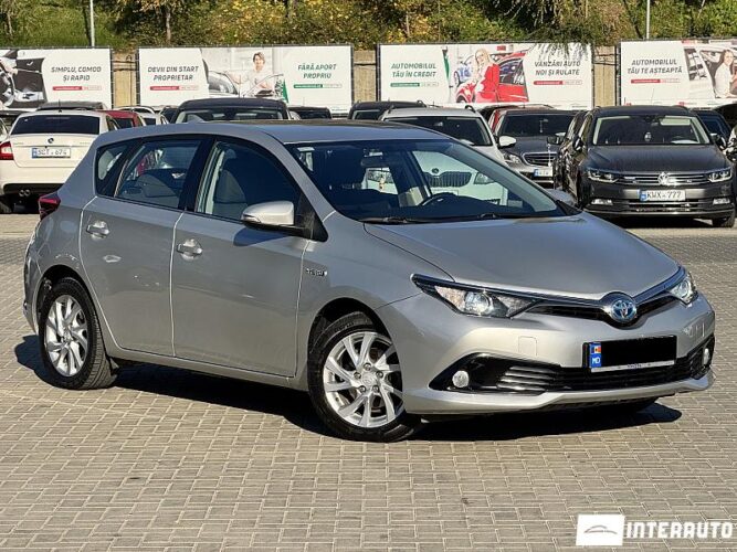 Toyota Auris 2015 doar la InterAuto
