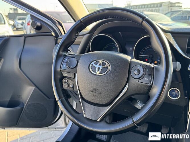 toyota Auris 2015