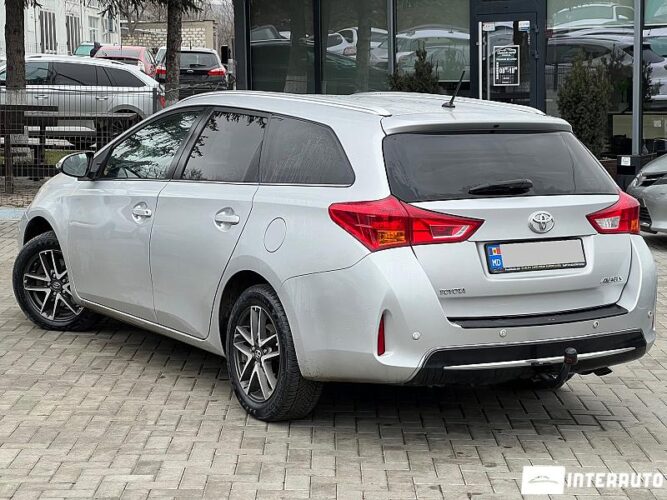 toyota Auris 2014