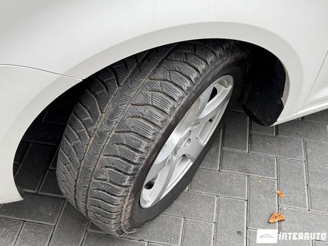 volkswagen Touran 2012