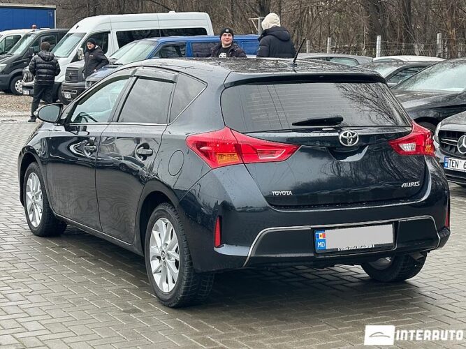 toyota Auris 2013