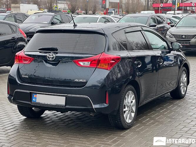 toyota Auris 2013