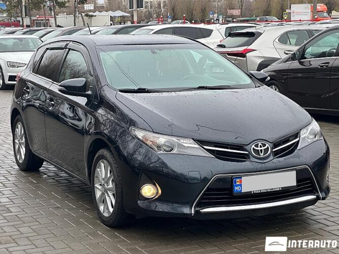 toyota Auris 2013