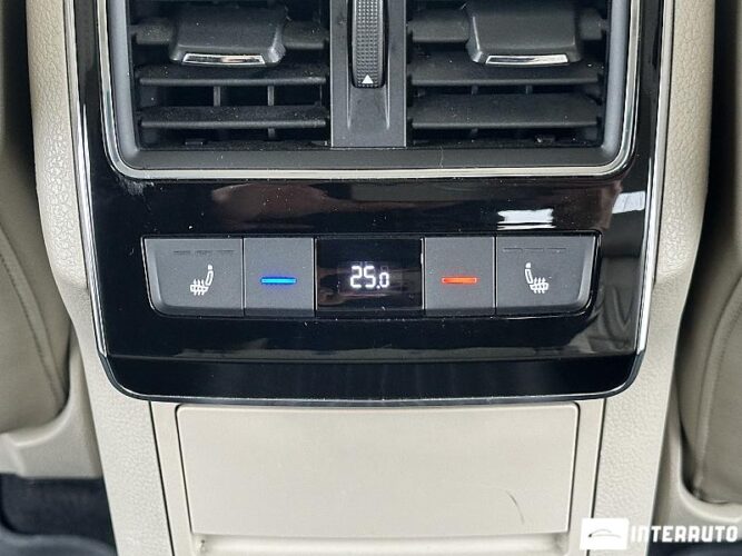 Skoda Superb 49 skoda Superb 2015