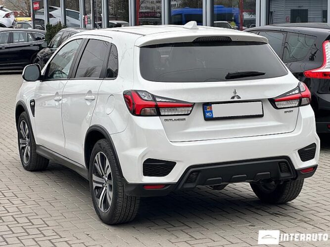 mitsubishi Outlander Sport 2021