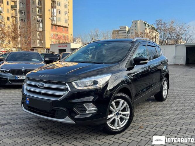 Ford Kuga 2017 doar la InterAuto