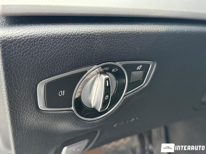 Mercedes E 200 39 mercedes E 200 2021