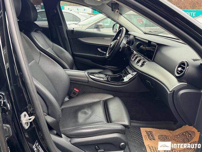 Mercedes E 200 36 mercedes E 200 2021