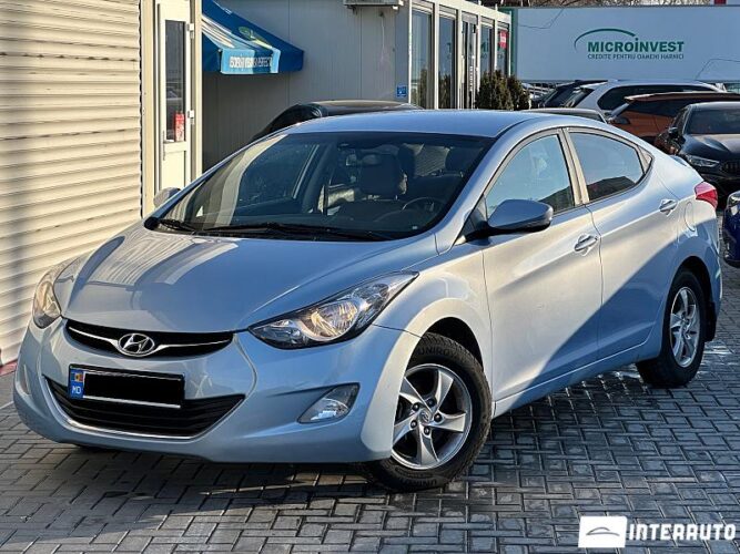 Hyundai Elantra 2012 doar la InterAuto
