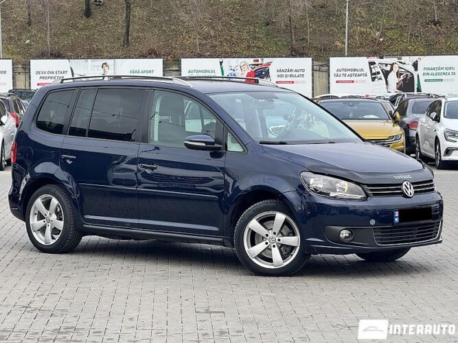 Volkswagen Touran 2013 doar la InterAuto