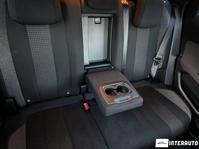 Peugeot 3008 47 peugeot 3008 2022