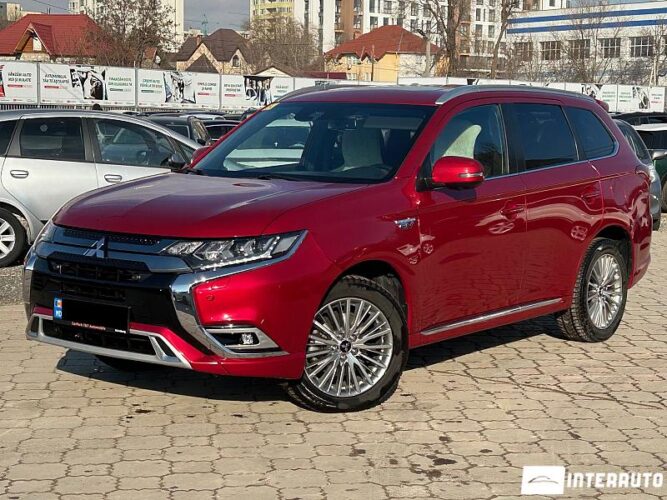 Mitsubishi Outlander 2019 doar la InterAuto