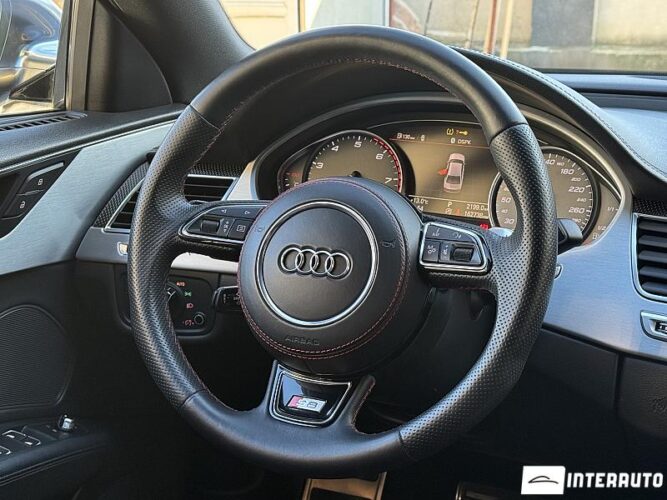audi S8 2015