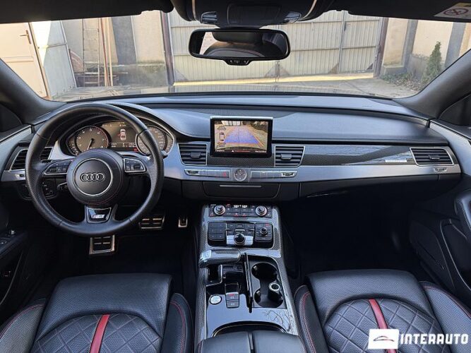 audi S8 2015