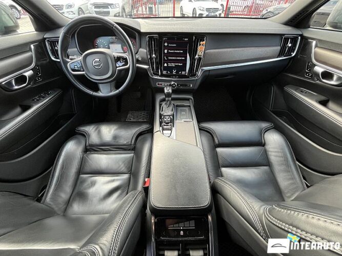 Volvo V 90 Cross Country 36 interauto-car