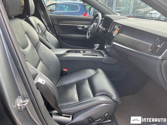 Volvo V 90 Cross Country 43 interauto-car