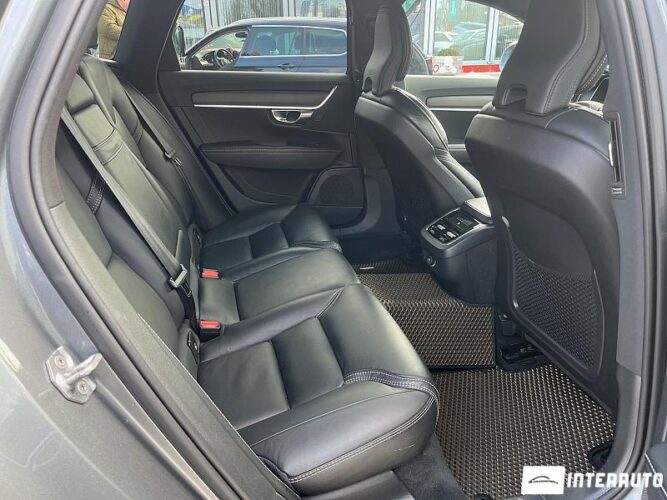 Volvo V 90 Cross Country 46 interauto-car