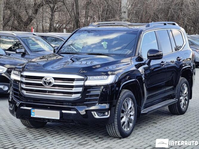 Toyota Land Cruiser 2023 doar la InterAuto