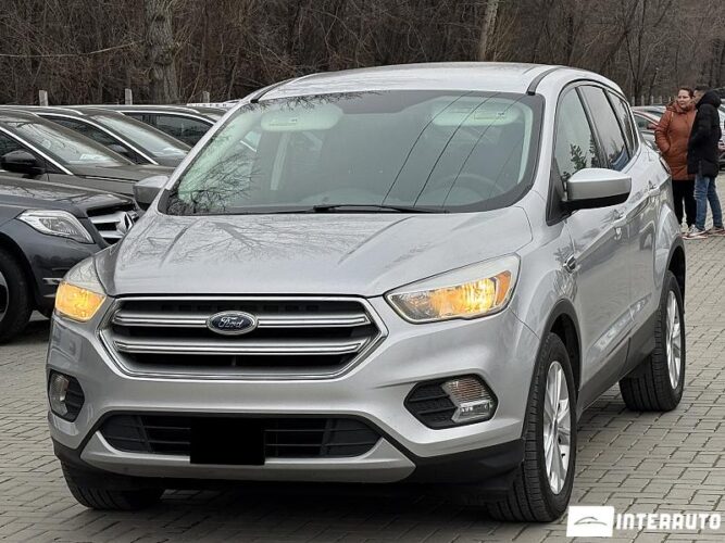 Ford Escape 2017 doar la InterAuto