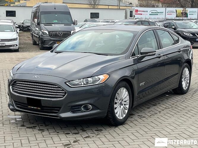 Ford Fusion 2015 doar la InterAuto