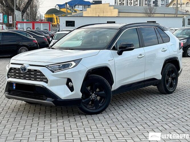Toyota Rav-4 2019 doar la InterAuto