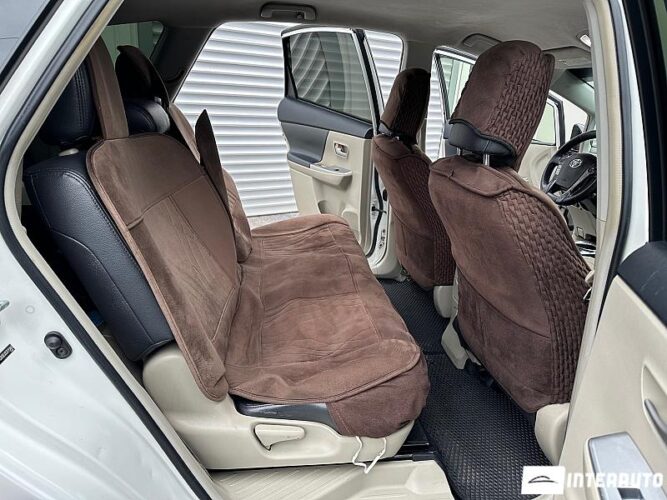 toyota Prius Plus / V 2012