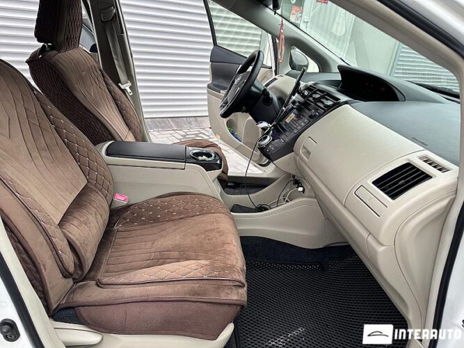 toyota Prius Plus / V 2012