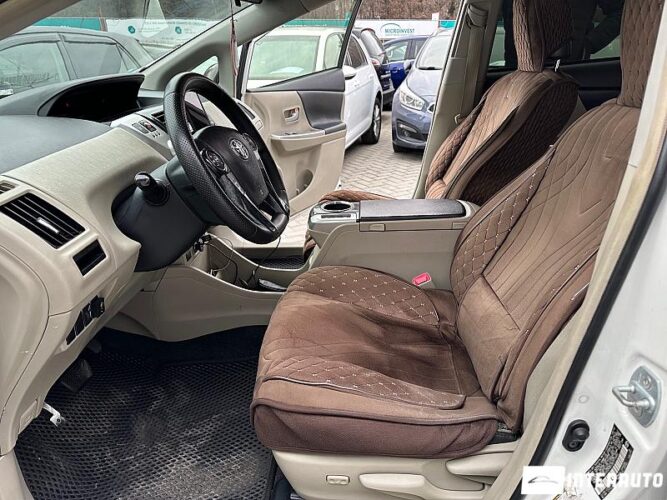 toyota Prius Plus / V 2012