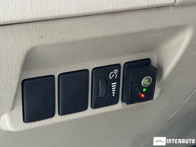 toyota Prius Plus / V 2012