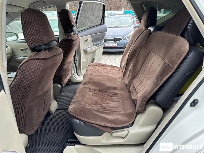 toyota Prius Plus / V 2012