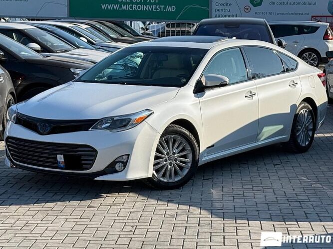 Toyota Avalon 2015 doar la InterAuto