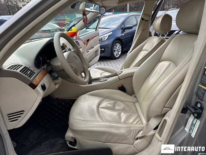 Mercedes E 280 36 mercedes E 280 2005