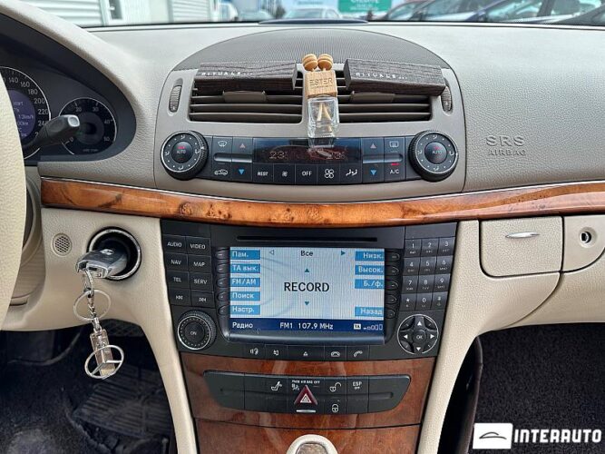 Mercedes E 280 40 mercedes E 280 2005