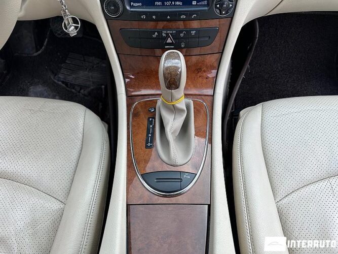 Mercedes E 280 41 mercedes E 280 2005