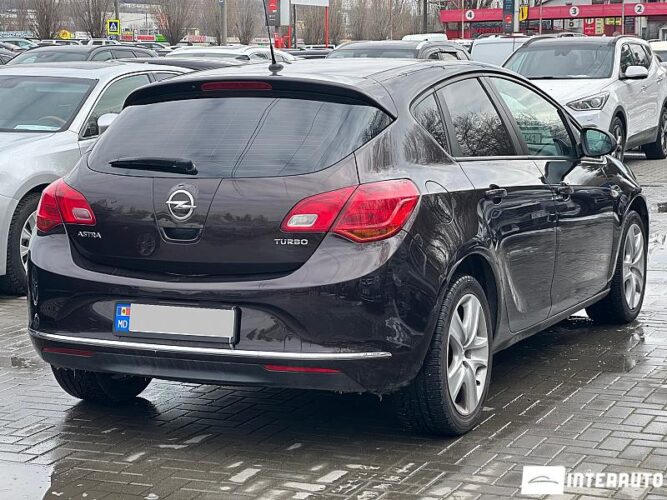 opel Astra 2013