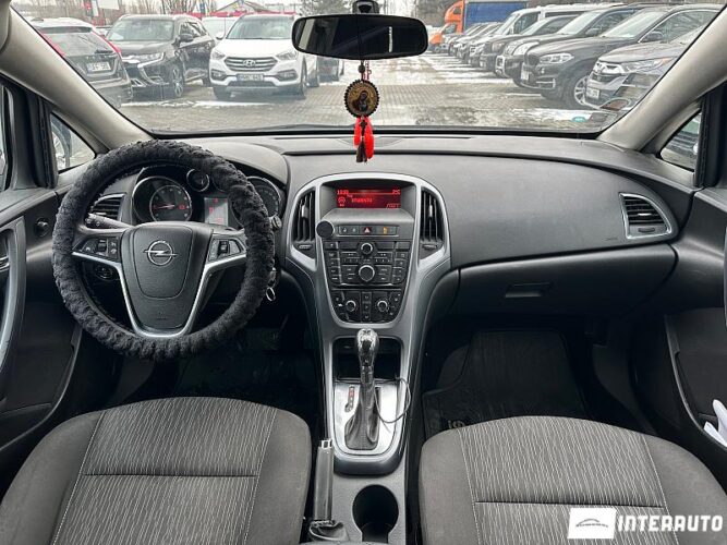 opel Astra 2013